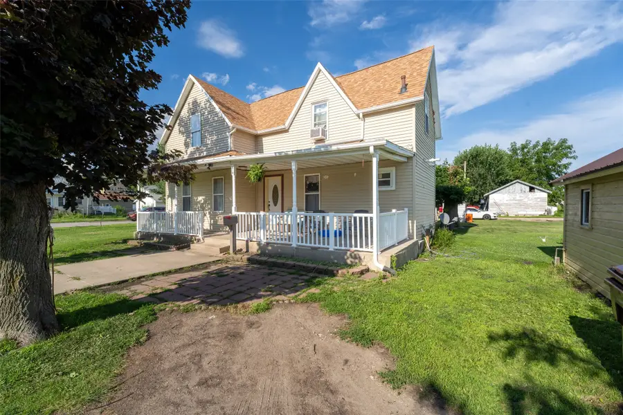 416 Oswego Street, Tama, IA 52339 - #2