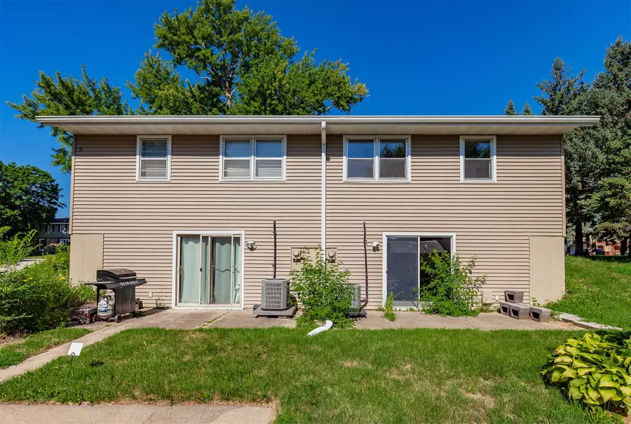 4001/4003 79th Street, Urbandale, IA 50322 - #2