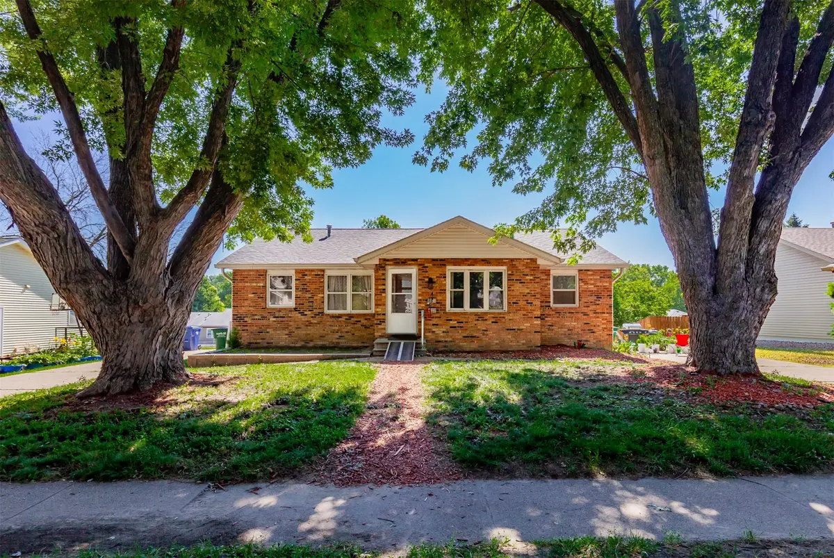 4021/4023 79th Street, Urbandale, IA 50322 - #1