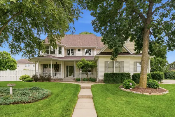 13228 Rocklyn Drive, Urbandale, IA 50323