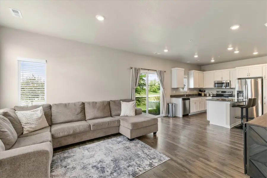 831 NE Bowman Drive, Waukee, IA 50263 - #2