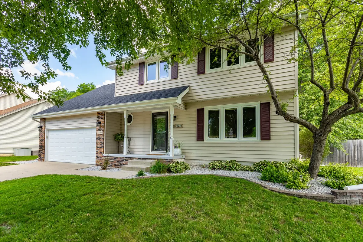 2701 Scenic Valley Drive, West Des Moines, IA 50265 - #1