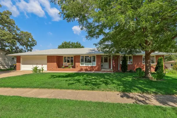 416 N 11th Street Place, Adel, IA 50003