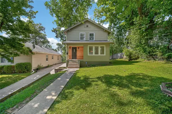 2814 School Street, Des Moines, IA 50311