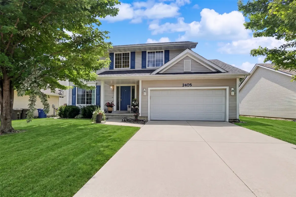 2405 E Luster Lane, Des Moines, IA 50320 - #1