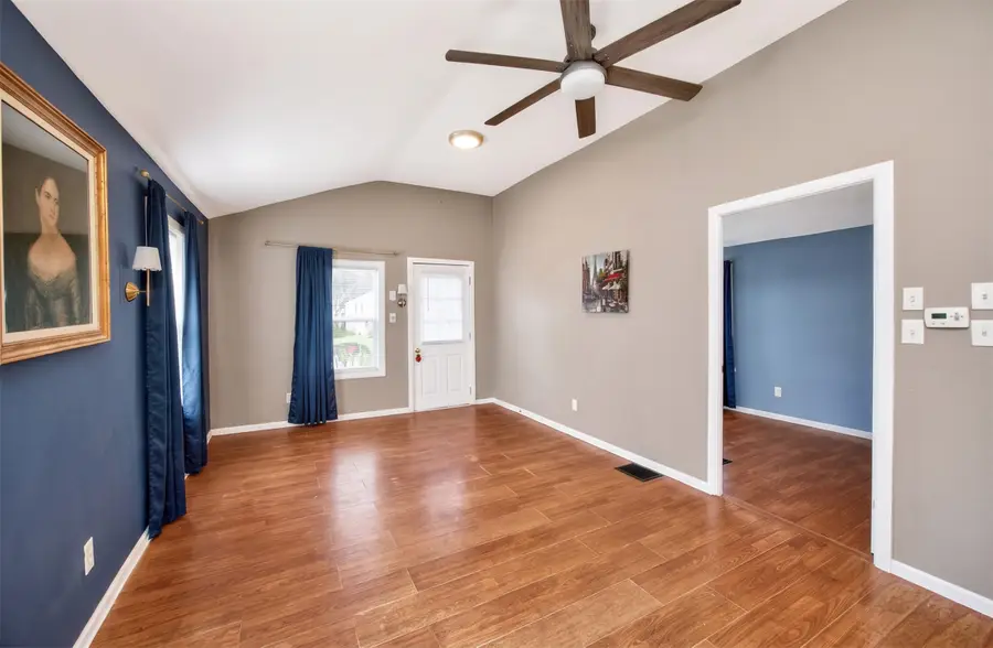 3120 Garfield Avenue, Des Moines, IA 50317 - #3