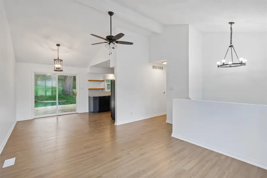 817 E Hackley Avenue, Des Moines, IA 50315 - #3