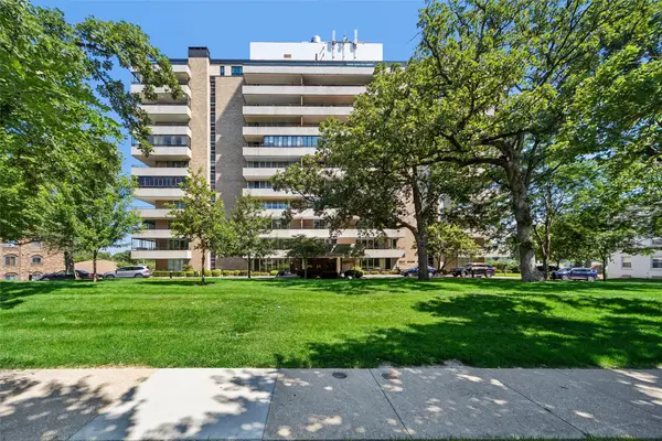 3663 Grand Avenue #906 & 907, Des Moines, IA 50312