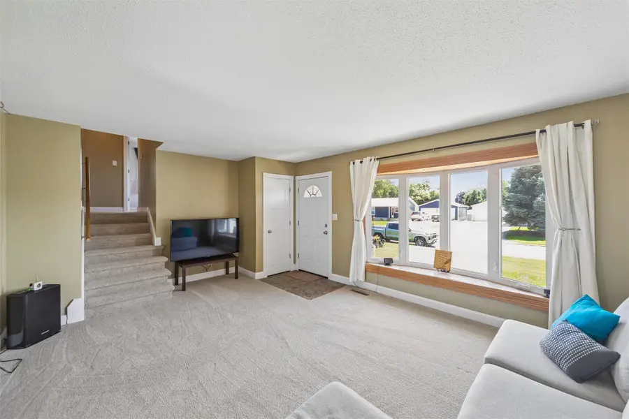 1408 N 9th Ave Place E, Newton, IA 50208 - #2