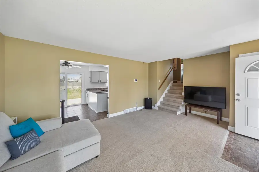 1408 N 9th Ave Place E, Newton, IA 50208 - #3