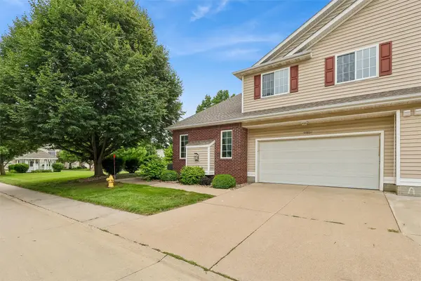 5480 Longview Court #1, Johnston, IA 50131