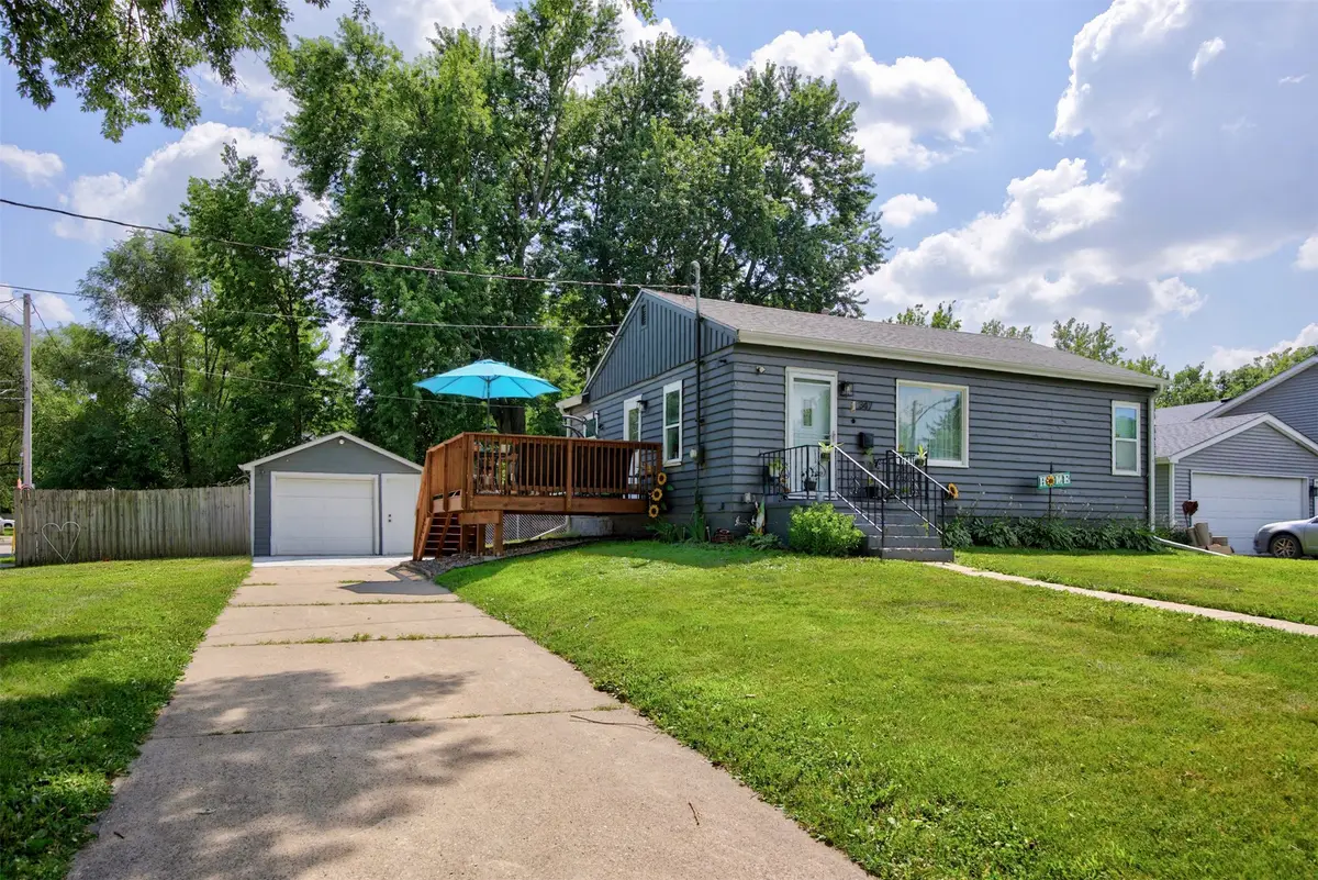 347 E Edison Avenue, Des Moines, IA 50315 - #1