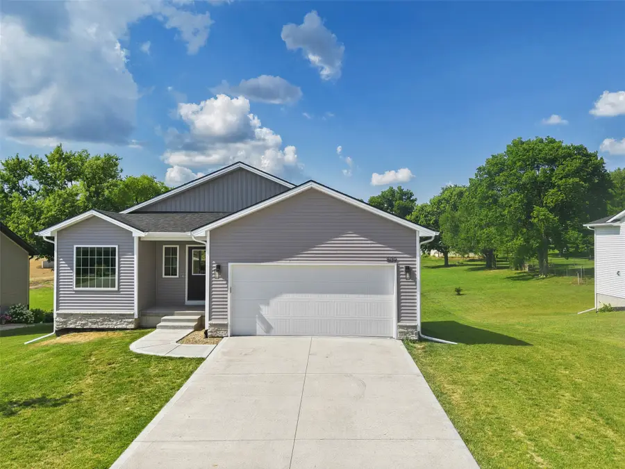 509 17th Avenue E, Oskaloosa, IA 52577 - #2