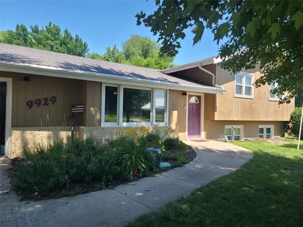 9929 NW Beaver Drive, Johnston, IA 50131