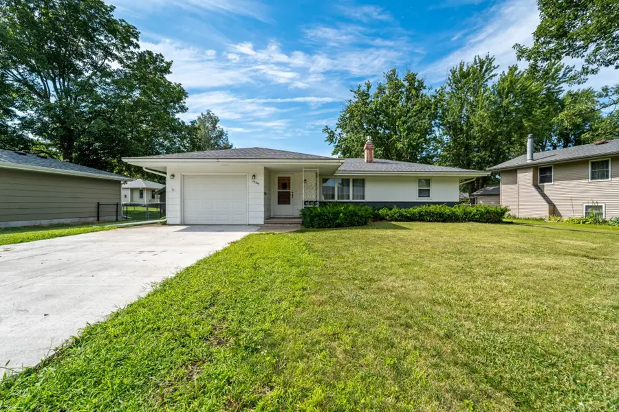 1309 S 11th Avenue E, Newton, IA 50208 - #2