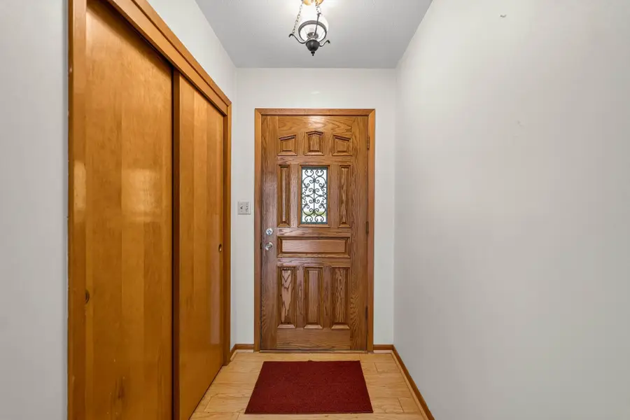 1309 S 11th Avenue E, Newton, IA 50208 - #3