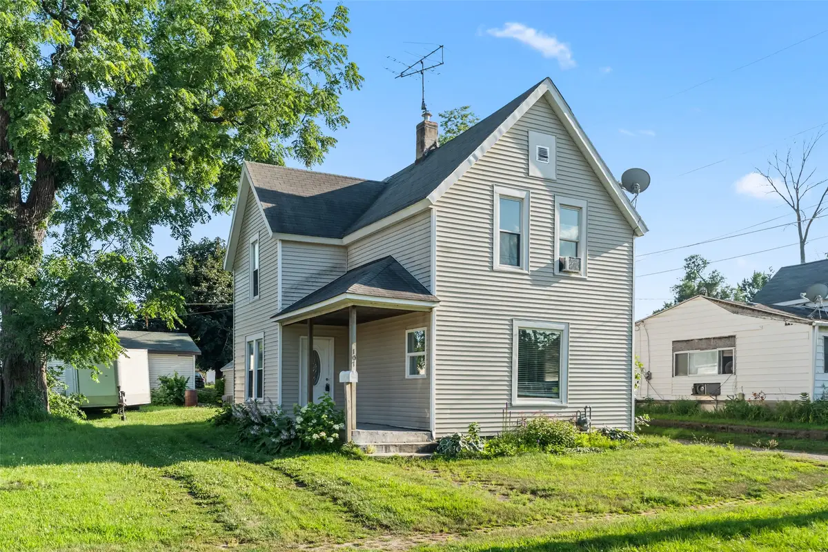 107 Riverside Street, Marshalltown, IA 50158 - #1