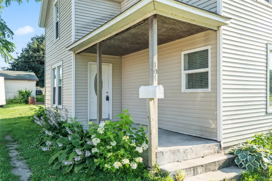 107 Riverside Street, Marshalltown, IA 50158 - #3