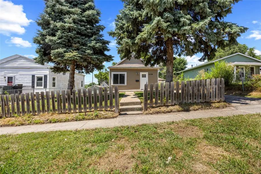 3106 4th Street, Des Moines, IA 50313 - #3