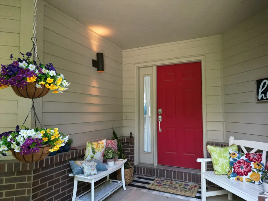 1112 Glen Oaks Drive, West Des Moines, IA 50266 - #2