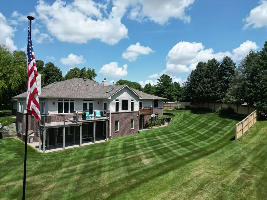1112 Glen Oaks Drive, West Des Moines, IA 50266 - #3