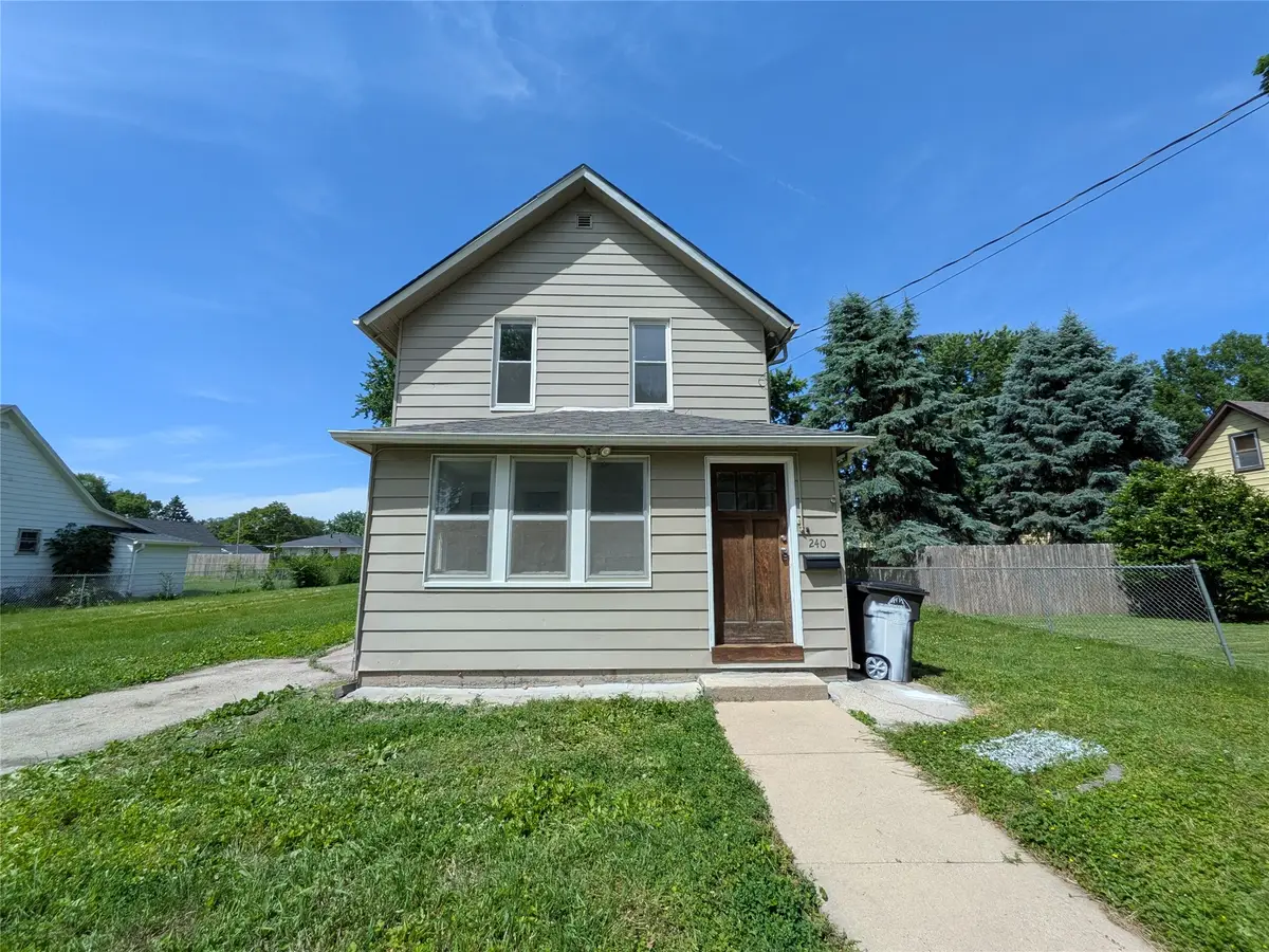 240 E Dunham Avenue, Des Moines, IA 50315 - #1