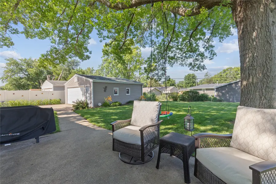 8022 Suncrest Drive, Des Moines, IA 50320 - #2