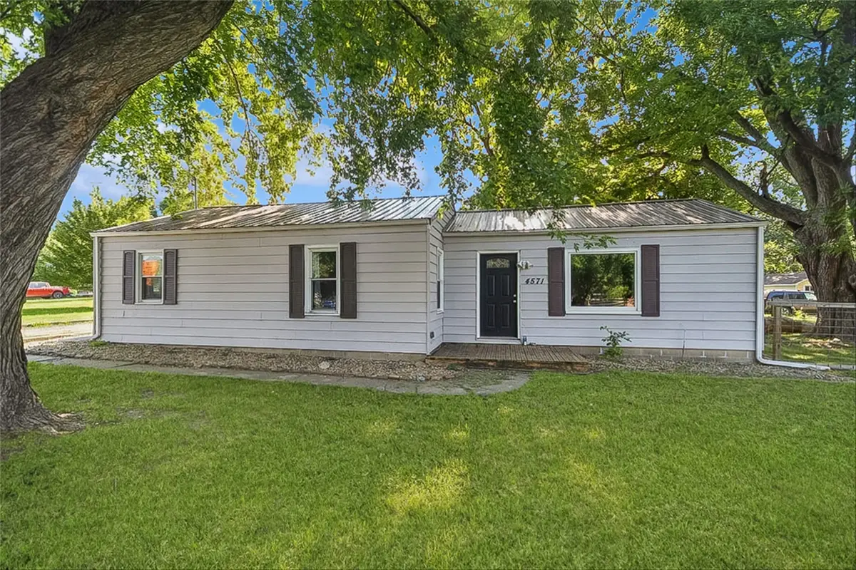 4571 E 38th Street, Des Moines, IA 50317 - #1
