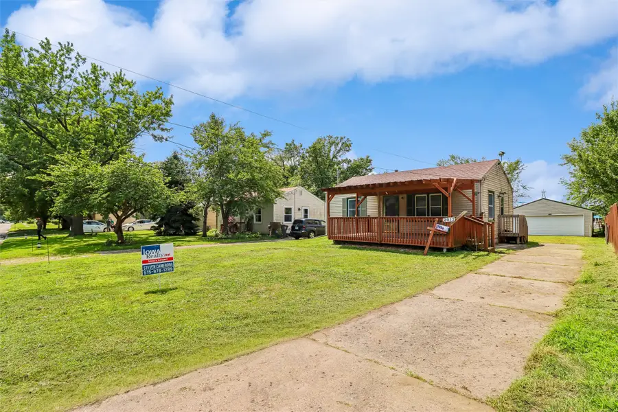 2012 E 27th Street, Des Moines, IA 50317 - #2