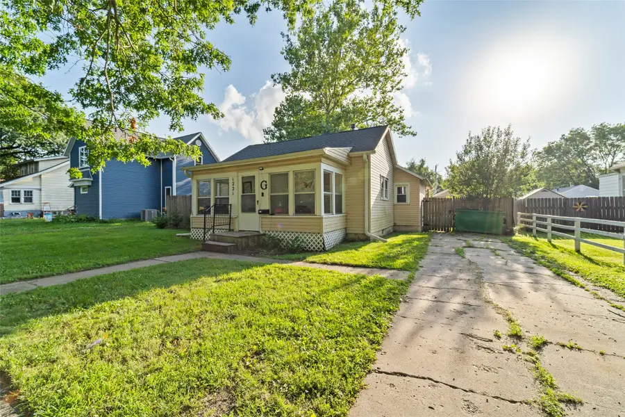 1221 Carroll Street, Boone, IA 50036 - #2