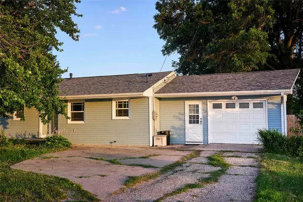 303 N 19th Avenue W, Newton, IA 50208