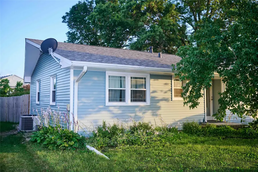 303 N 19th Avenue W, Newton, IA 50208 - #2