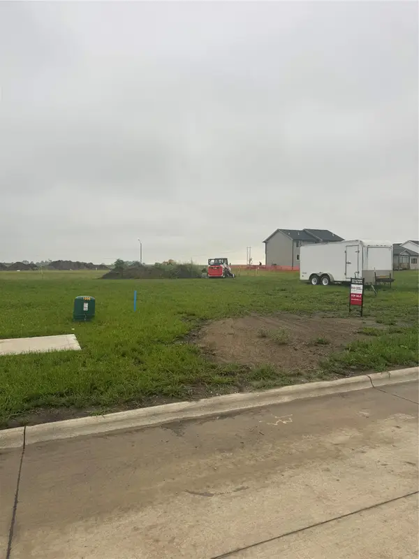 1056 SW Cattail Road, Grimes, IA 50111