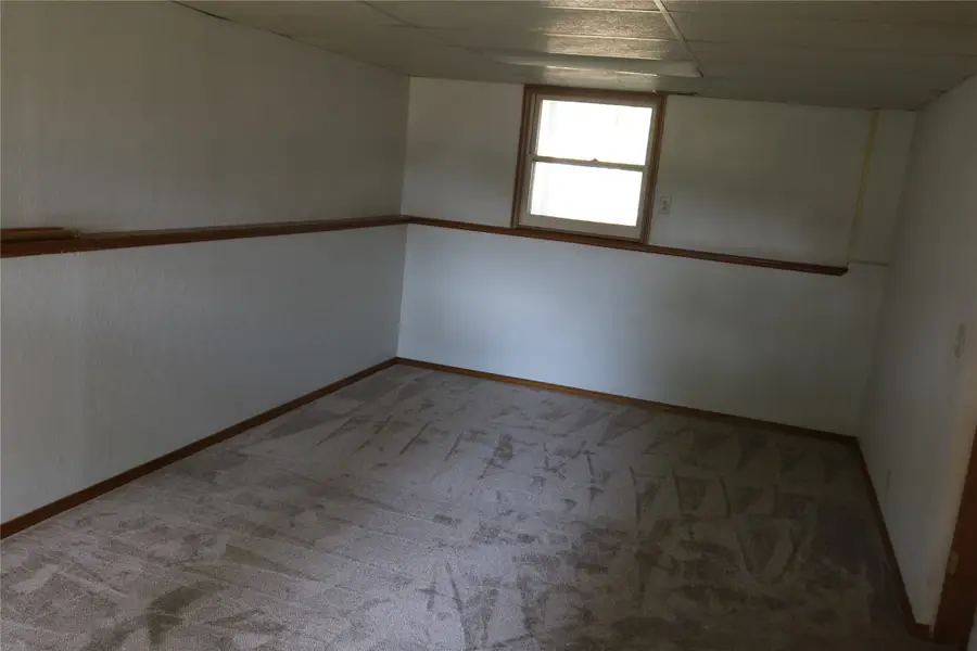 3230 SE 21st Street, Des Moines, IA 50320 - #3
