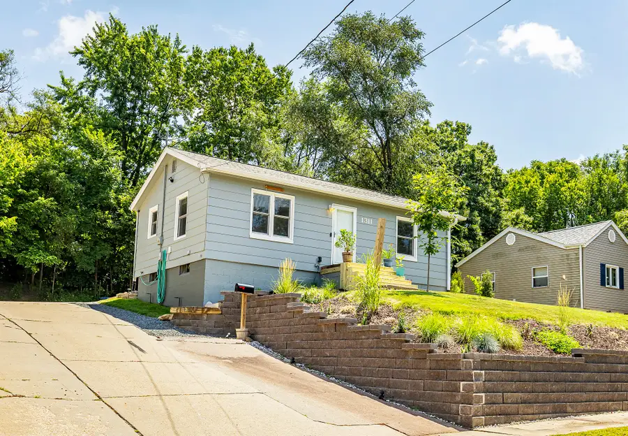1311 E 33rd Court, Des Moines, IA 50317 - #3