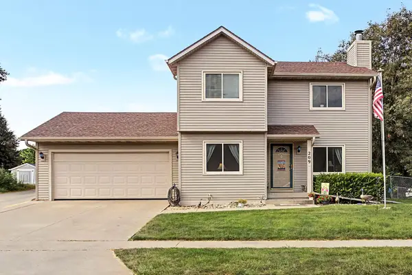 209 Rothmoor Drive, Gilbert, IA 50105
