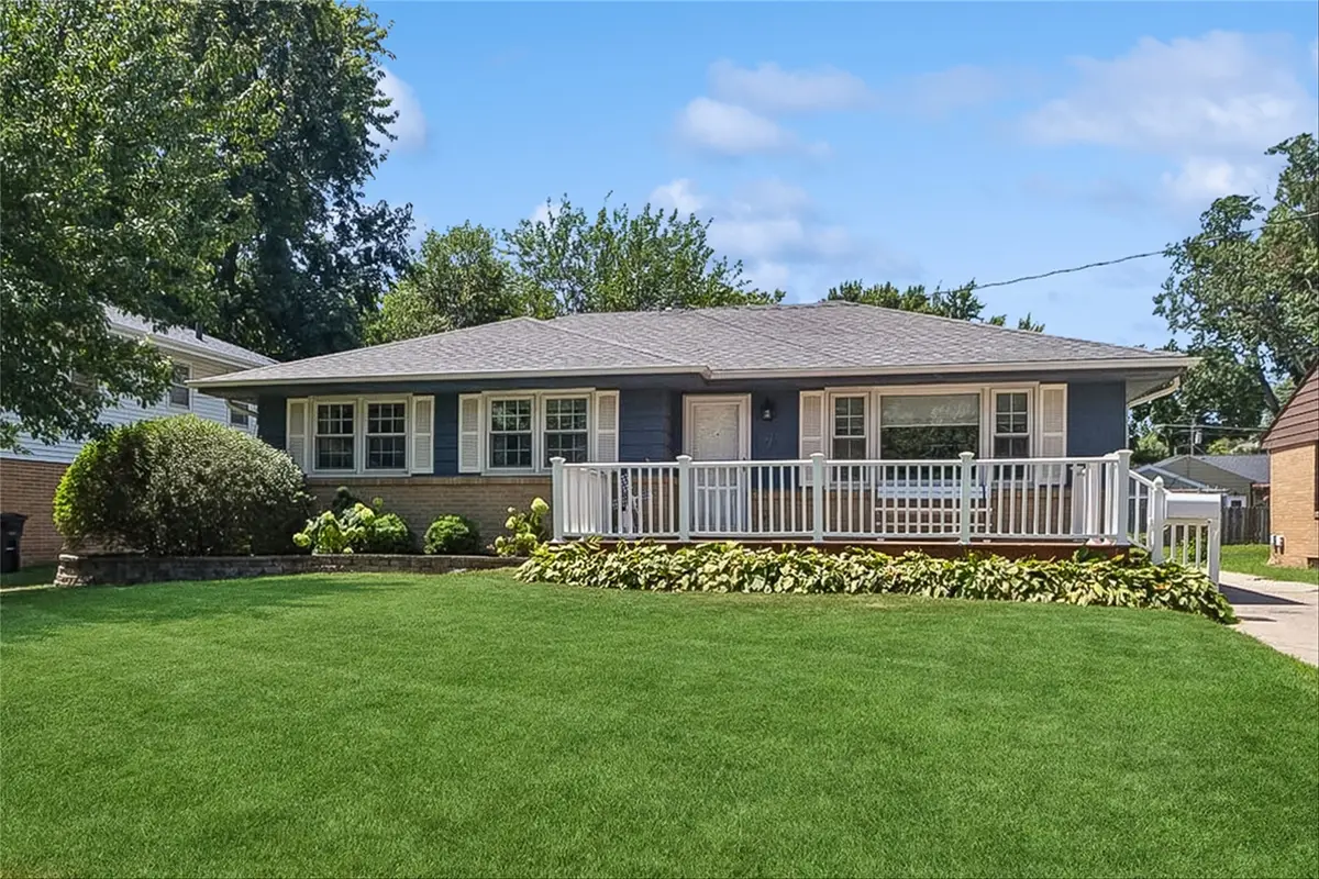 2710 48th Place, Des Moines, IA 50310 - #1