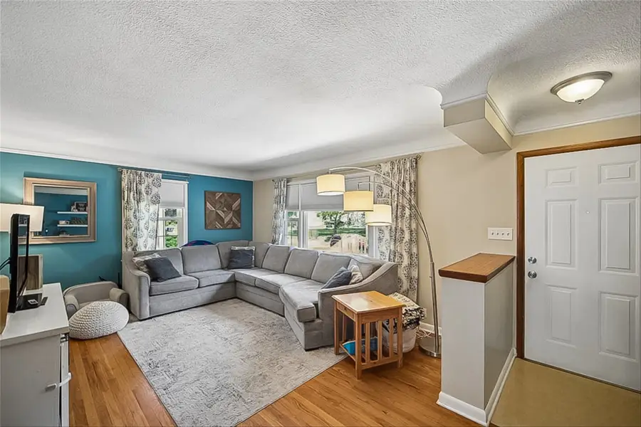 2710 48th Place, Des Moines, IA 50310 - #2