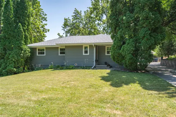 212 Pleasant View Drive, Des Moines, IA 50315