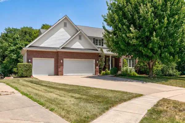 13200 Rocklyn Drive, Urbandale, IA 50323