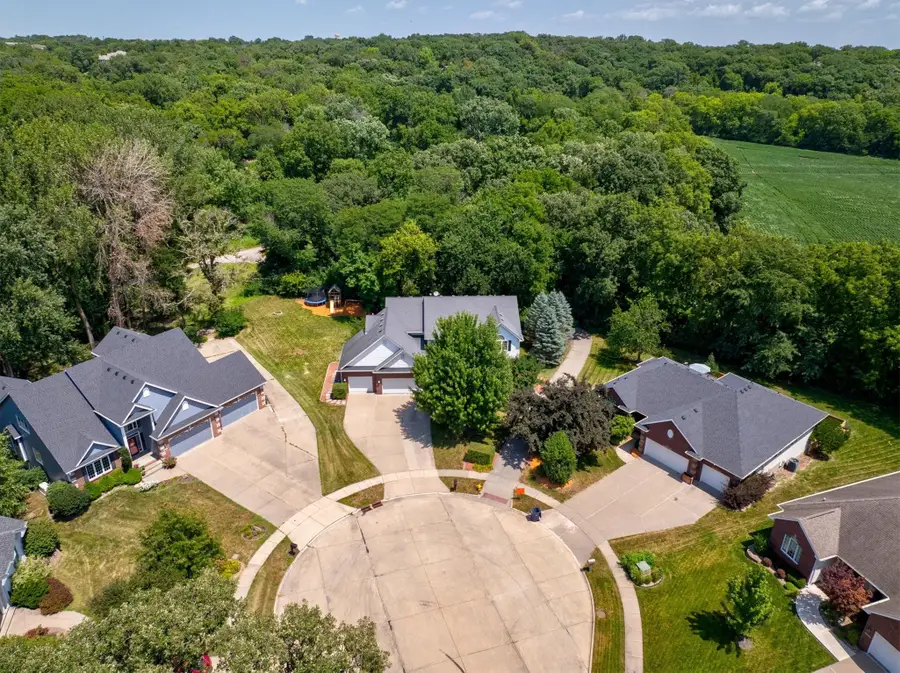 13200 Rocklyn Drive, Urbandale, IA 50323 - #2
