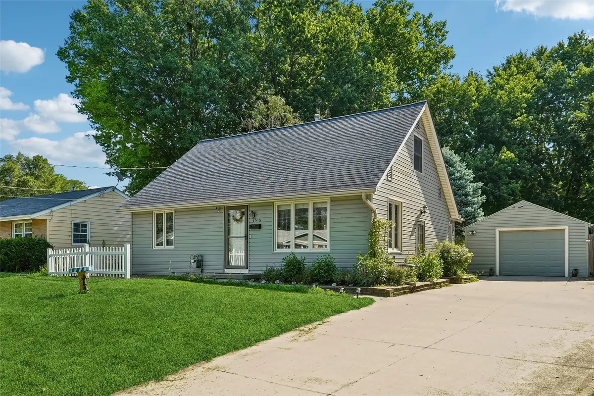 2313 E 25th Street, Des Moines, IA 50317 - #1