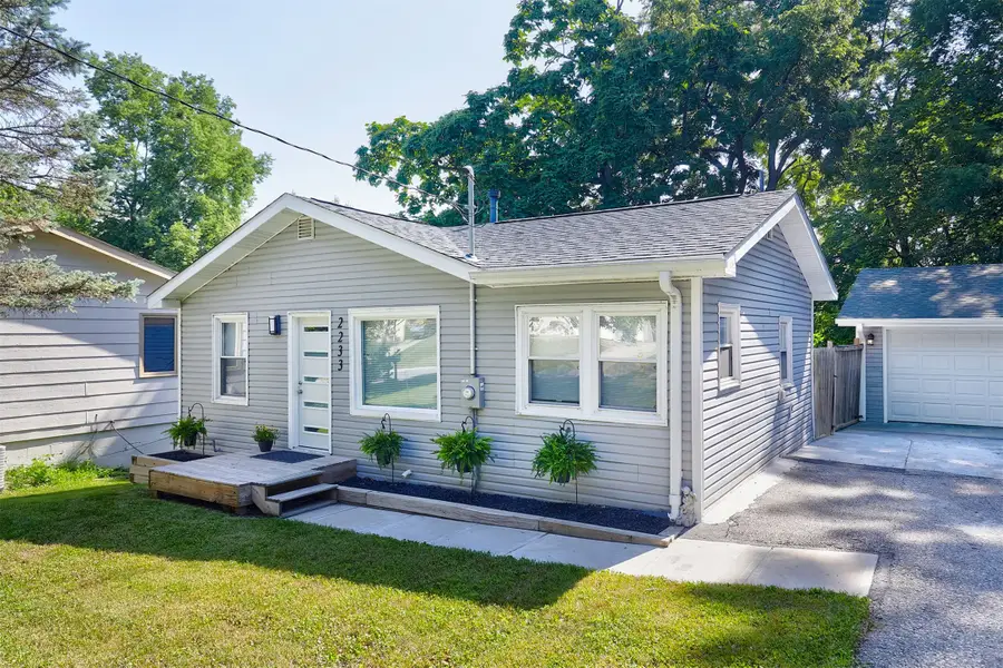 2233 E 34th Street, Des Moines, IA 50317 - #2