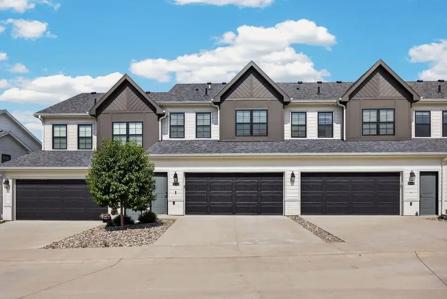 14142 Wilden Drive, Urbandale, IA 50323 - #2