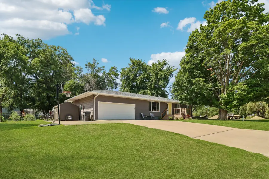 504 E Walnut Street, New Sharon, IA 50207 - #2