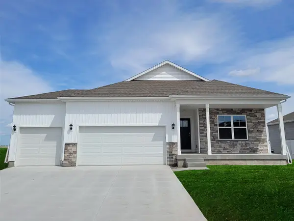 1189 Hillside Place, Polk City, IA 50226