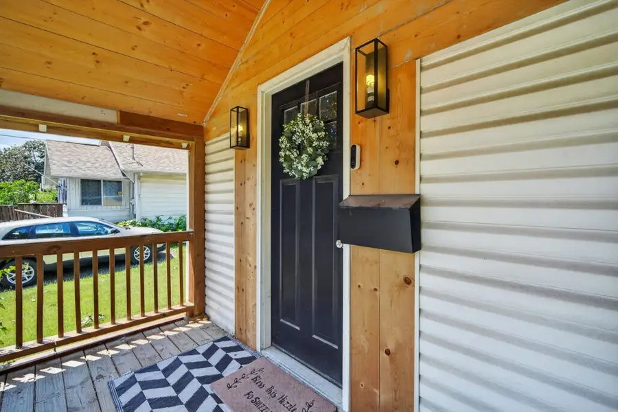 3910 4th Street, Des Moines, IA 50313 - #2