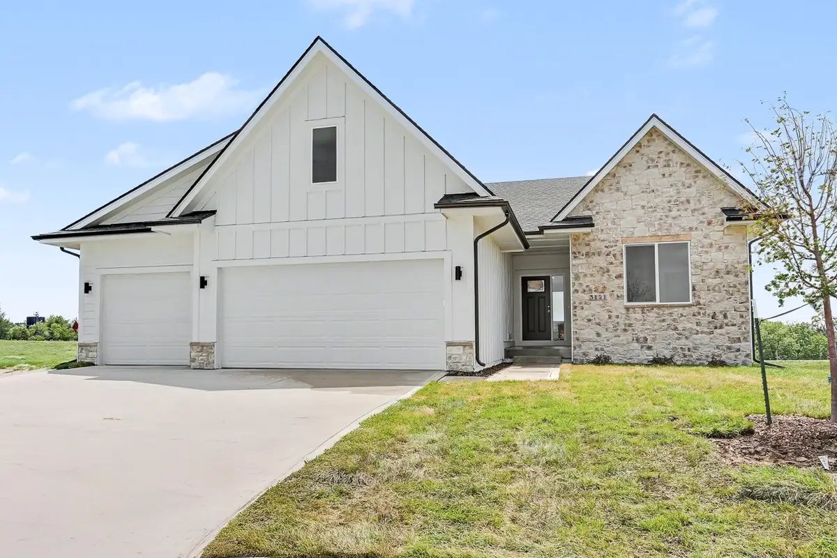 3121 Marigold Circle, Pella, IA 50219 - #1