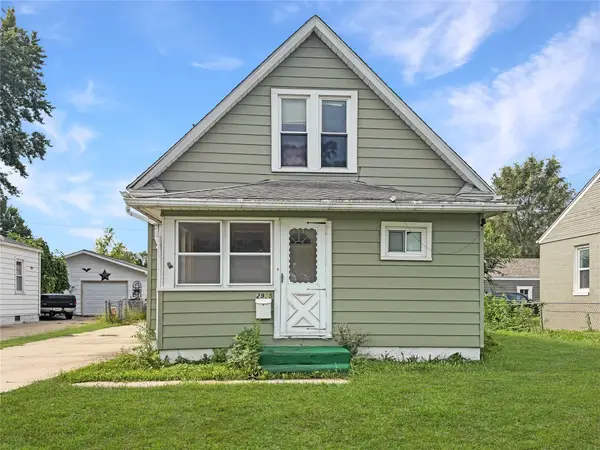 2905 E Walnut Street, Des Moines, IA 50317