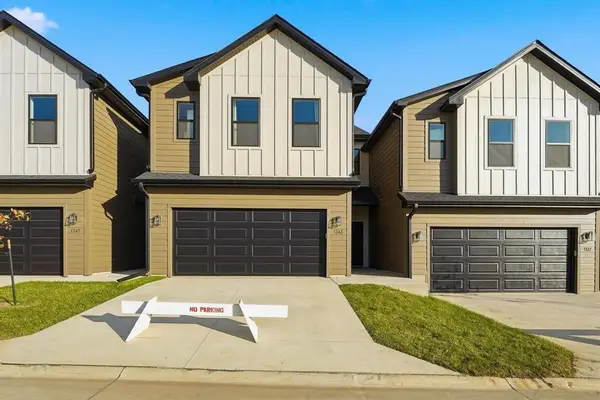 952 Elderberry Place, Waukee, IA 50263